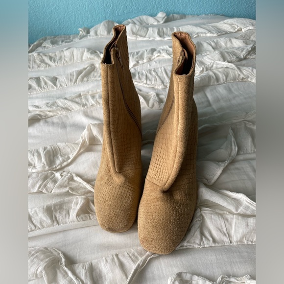 Free People Suede Nicola Block Heel Boot Sand Beige Size 38 - Picture 10 of 12